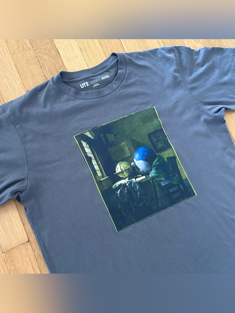 Uniqlo UT Louvre Doraemon Shirt Vermeer The Astronomer Anime Art Graphic Tee L